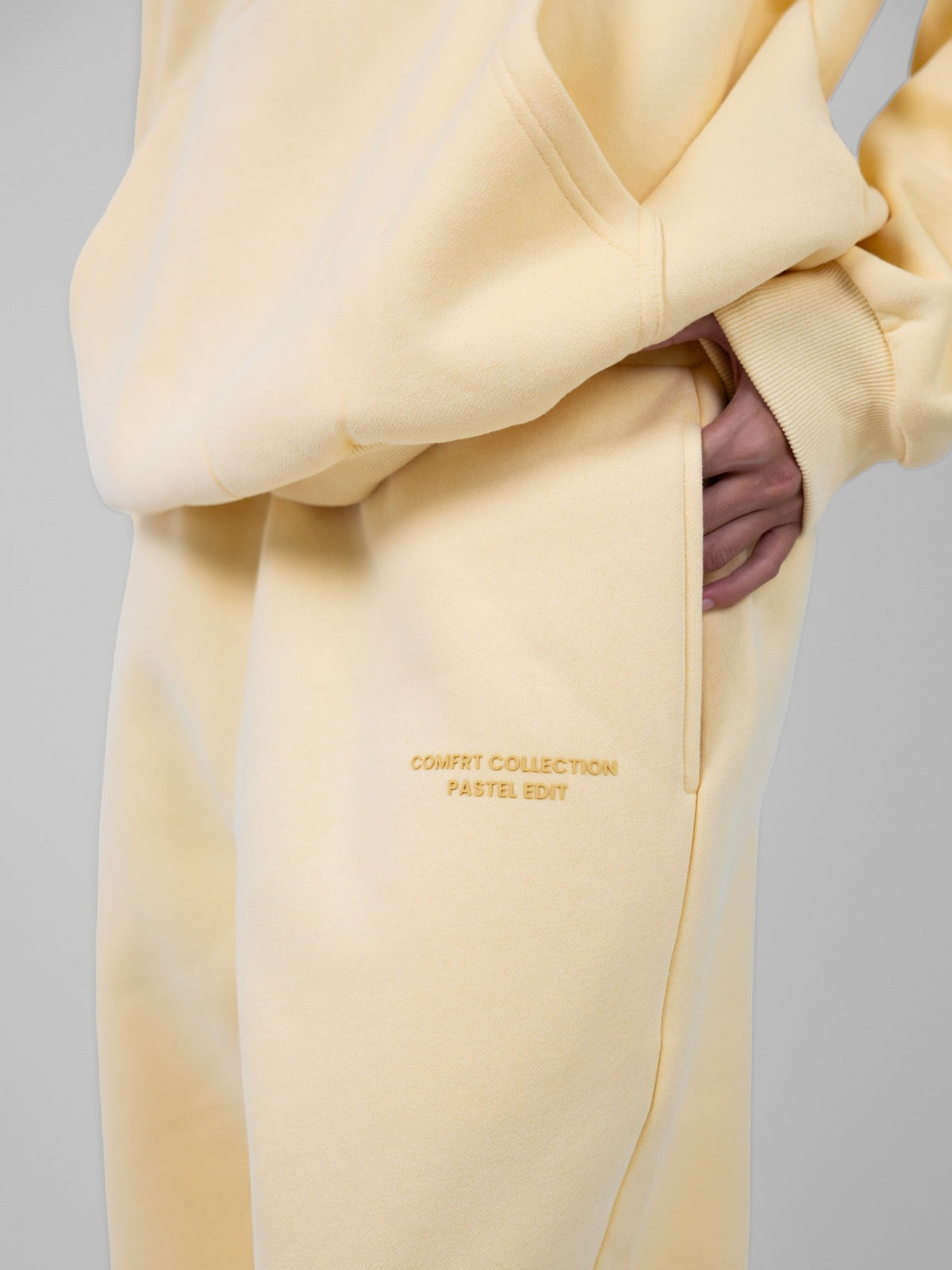 Pantalones de chándal rectos en colores pastel